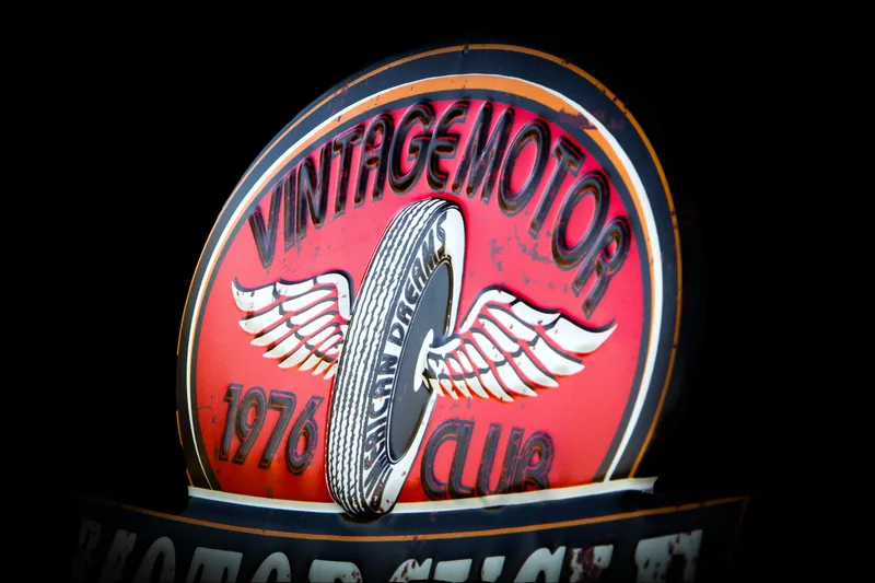 Targa decorativa vintage moto club in alluminio - immagine 2