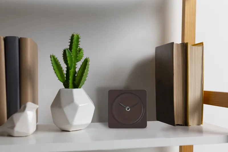 PRETTY CLOCK orologio d'appoggio in legno verniciato - Image 5