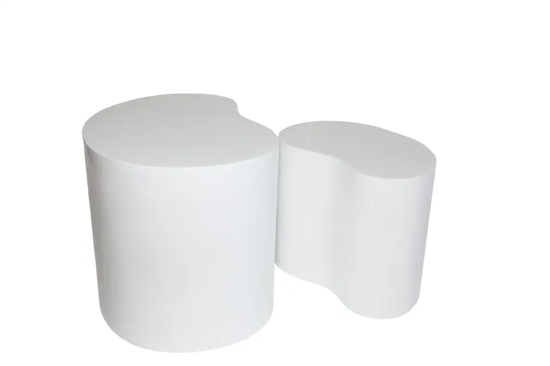 Il Set di Tavolini Mia Design Elegante e Versatile è la scelta perfetta per chi desidera unire stile e funzionalità nel proprio arredamento