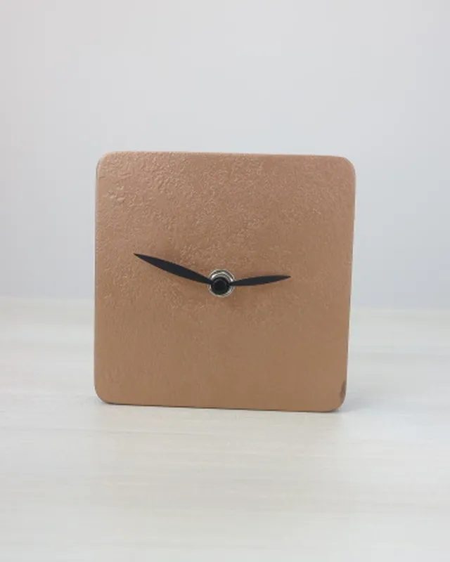 COPPER CLOOCK Orologio in legno verniciatura materica