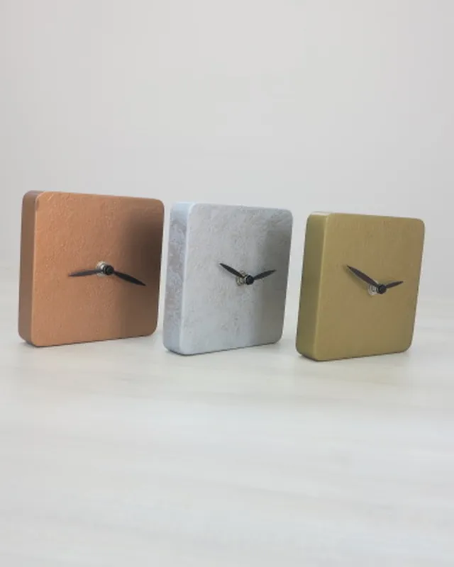 COPPER CLOOCK Orologio in legno verniciatura materica