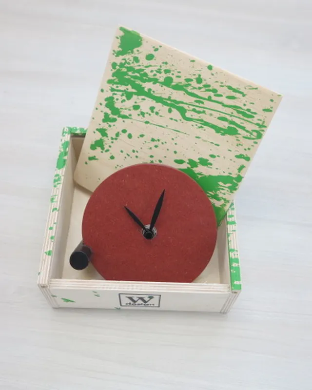 SLEEK CLOCK VINACCIO orologio d'appoggio in legno